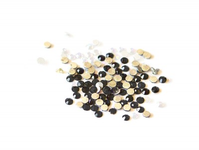 Стразы swarovski 50 шт. черные №4  